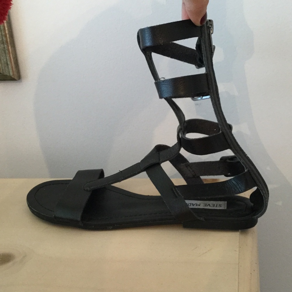 Steve Madden Black Gladiator Strappy Flat Sandals